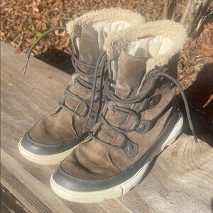 Sorel Gray Winter Boots, lined and warm